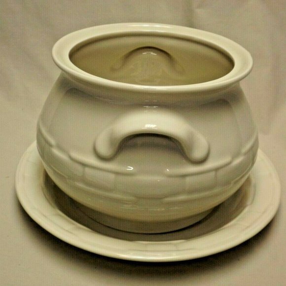 Longaberger Pottery Woven Traditions Heirloom Ivory Hostess Soup Tureen - Picture 5 of 12